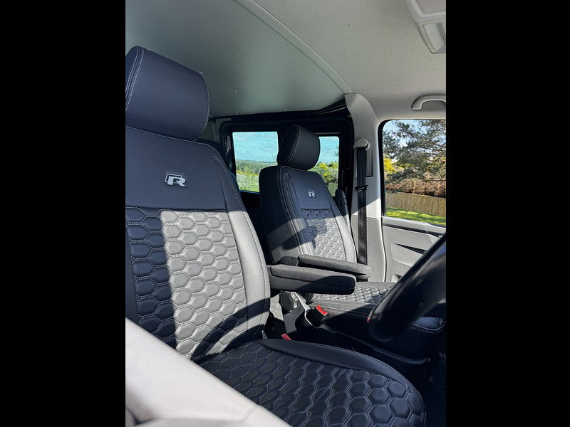 Volkswagen Transporter 2.0 TDI T32 Highline Kombi Double Cab 5dr Diesel Manual FWD SWB Euro 6 (s/s) (150 ps)