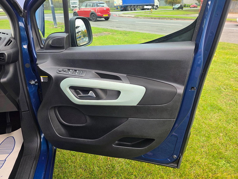 Citroen Berlingo 1.5 BlueHDi Flair M MPV 5dr Diesel Manual Euro 6 (100 ps)