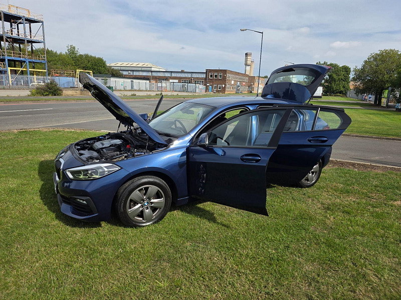 BMW 1 Series 1.5 116d SE Hatchback 5dr Diesel Manual Euro 6 (s/s) (116 ps)