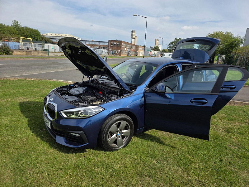 BMW 1 Series 1.5 116d SE Hatchback 5dr Diesel Manual Euro 6 (s/s) (116 ps)