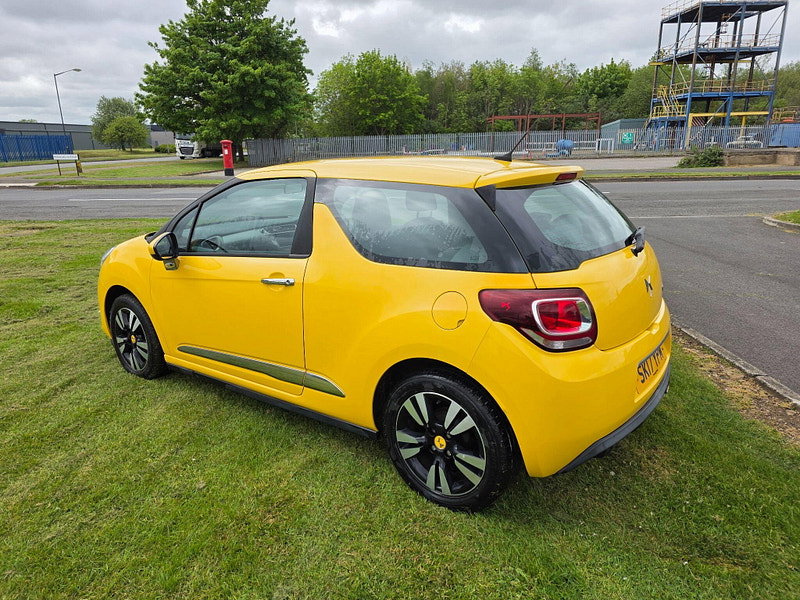 DS Automobiles DS 3 1.2 PureTech Chic Hatchback 3dr Petrol Manual Euro 6 (82 ps)