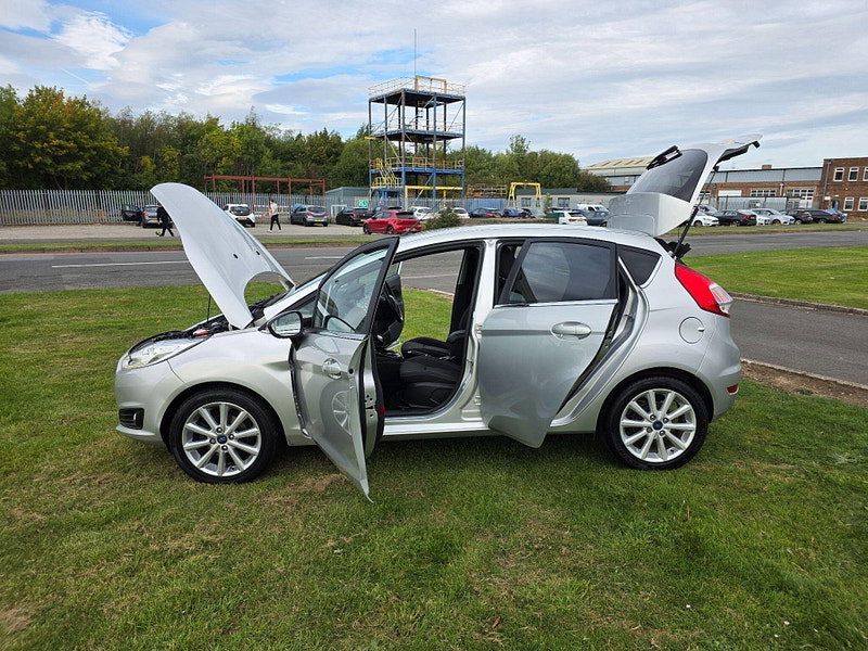 Ford Fiesta 1.0T EcoBoost Titanium Hatchback 5dr Petrol Powershift Euro 6 (100 ps)