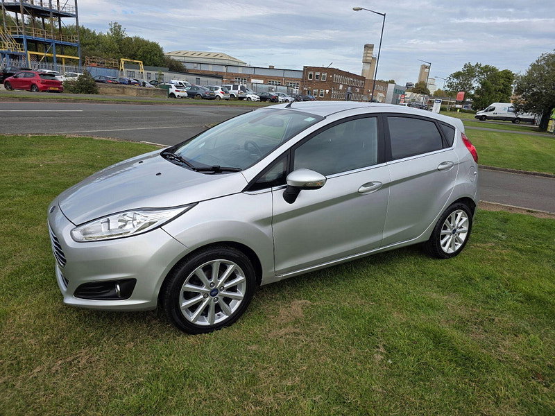 Ford Fiesta 1.0T EcoBoost Titanium Hatchback 5dr Petrol Powershift Euro 6 (100 ps)