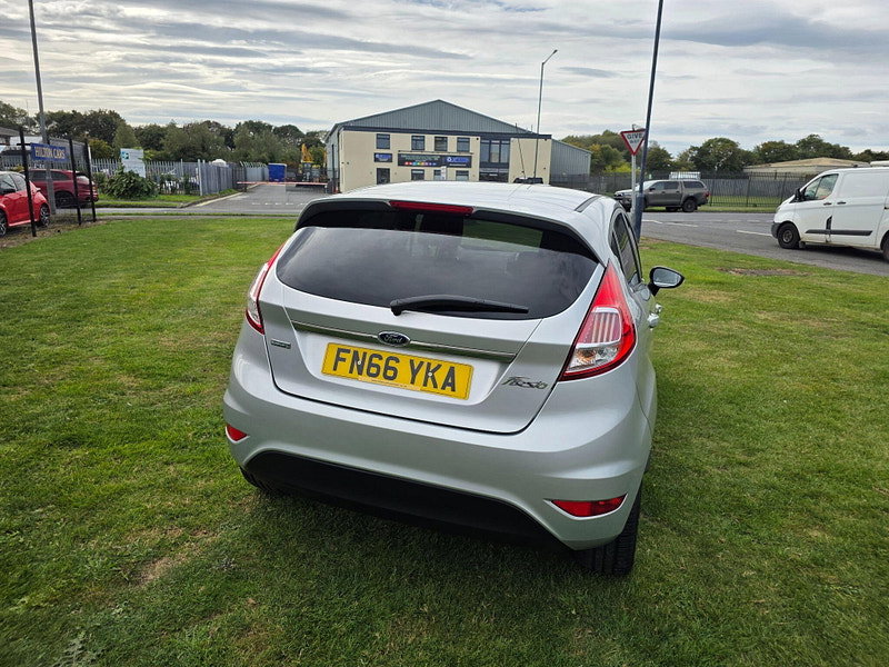 Ford Fiesta 1.0T EcoBoost Titanium Hatchback 5dr Petrol Powershift Euro 6 (100 ps)