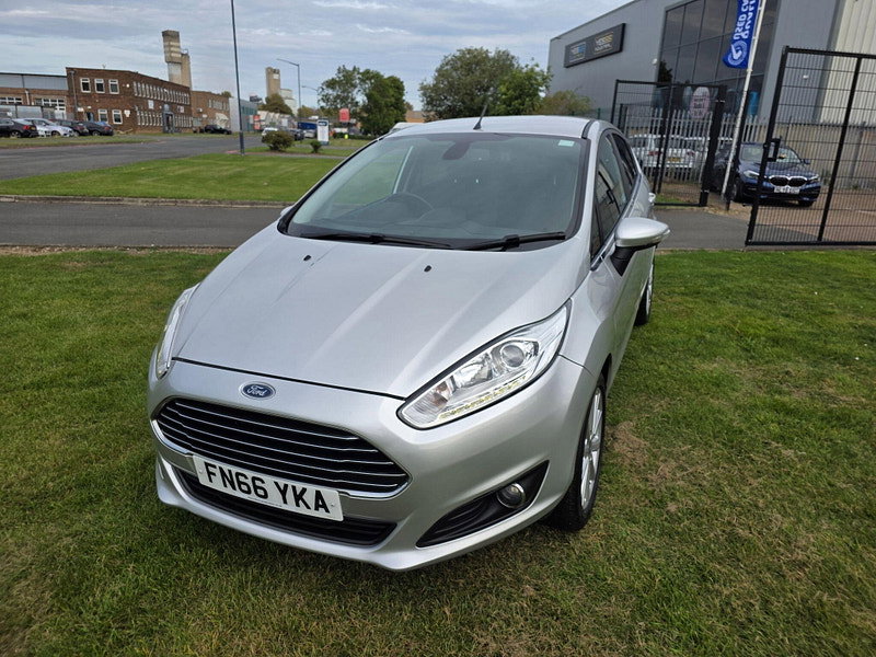 Ford Fiesta 1.0T EcoBoost Titanium Hatchback 5dr Petrol Powershift Euro 6 (100 ps)