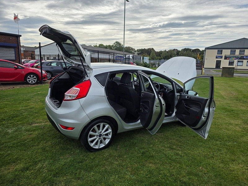 Ford Fiesta 1.0T EcoBoost Titanium Hatchback 5dr Petrol Powershift Euro 6 (100 ps)