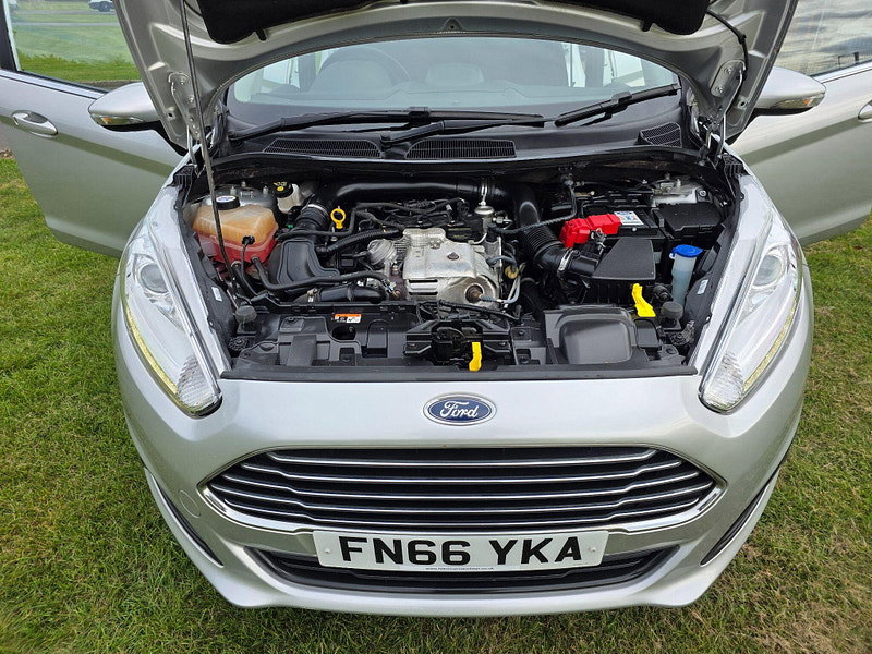 Ford Fiesta 1.0T EcoBoost Titanium Hatchback 5dr Petrol Powershift Euro 6 (100 ps)