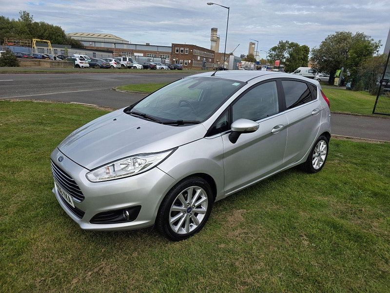 Ford Fiesta 1.0T EcoBoost Titanium Hatchback 5dr Petrol Powershift Euro 6 (100 ps)