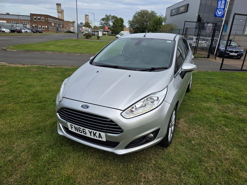 Ford Fiesta 1.0T EcoBoost Titanium Hatchback 5dr Petrol Powershift Euro 6 (100 ps)
