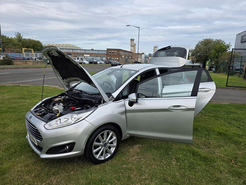 Ford Fiesta 1.0T EcoBoost Titanium Hatchback 5dr Petrol Powershift Euro 6 (100 ps)