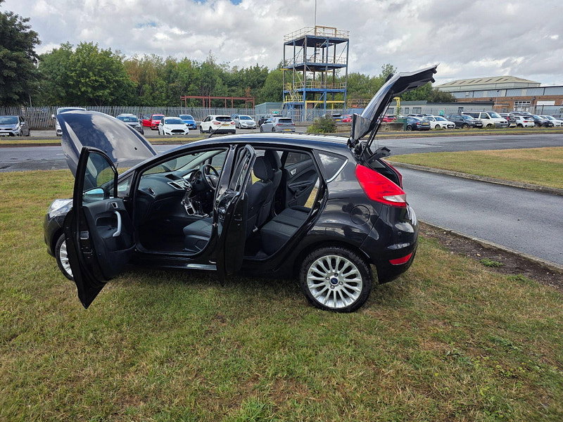 Ford Fiesta 1.4 Titanium Hatchback 5dr Petrol Automatic (154 g/km, 94 bhp)