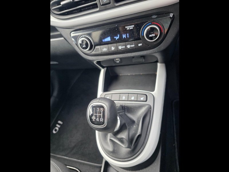 Hyundai I10 1.0 Premium Hatchback 5dr Petrol Manual Euro 6 (s/s) (67 ps)