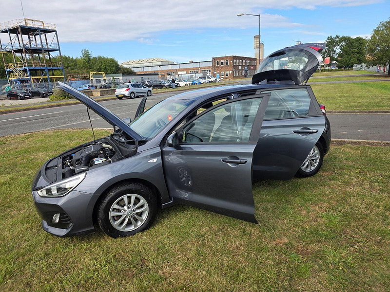 Hyundai I30 1.6 CRDi SE Hatchback 5dr Diesel Manual Euro 6 (s/s) (115 ps)