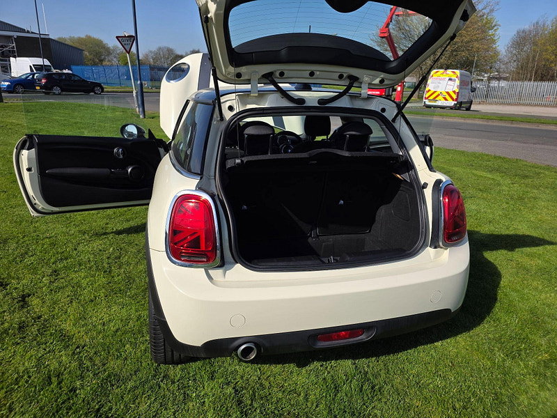 MINI Hatch 1.5 Cooper Euro 6 (s/s) 3dr