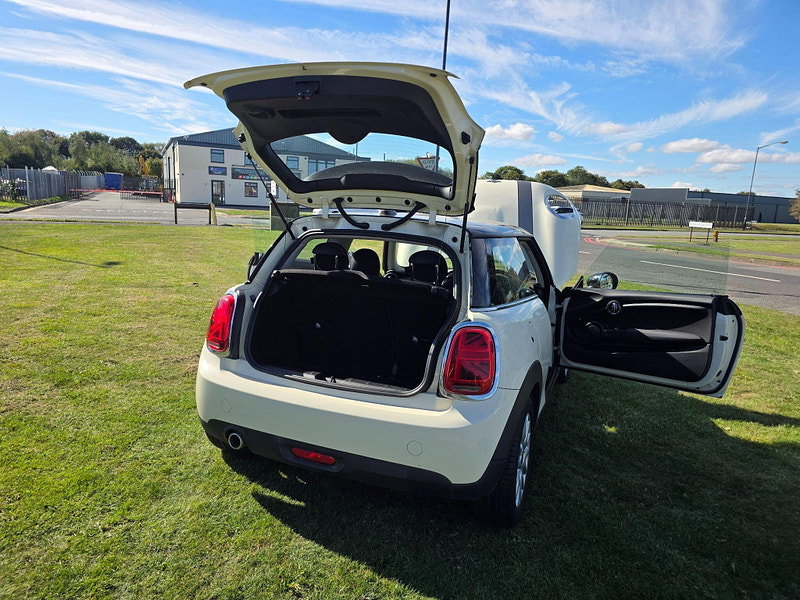 MINI Hatch 1.5 Cooper Euro 6 (s/s) 3dr