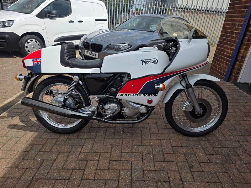 Norton Commando 850