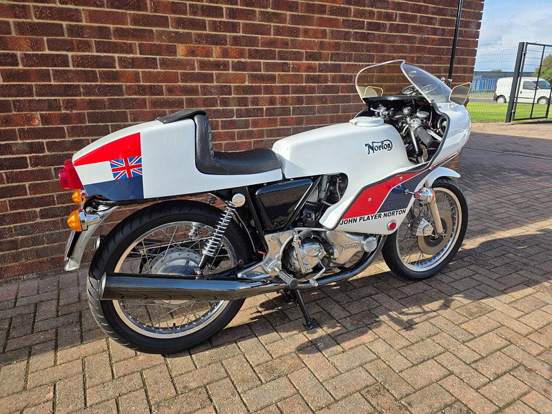 Norton Commando 850
