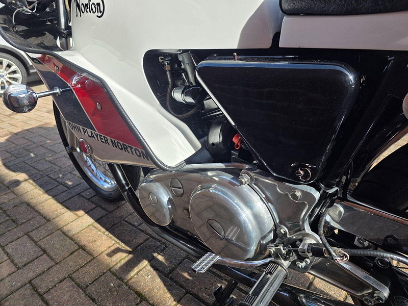 Norton Commando 850