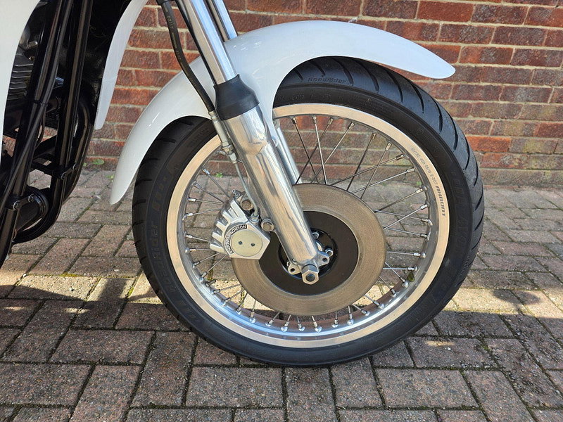 Norton Commando 850
