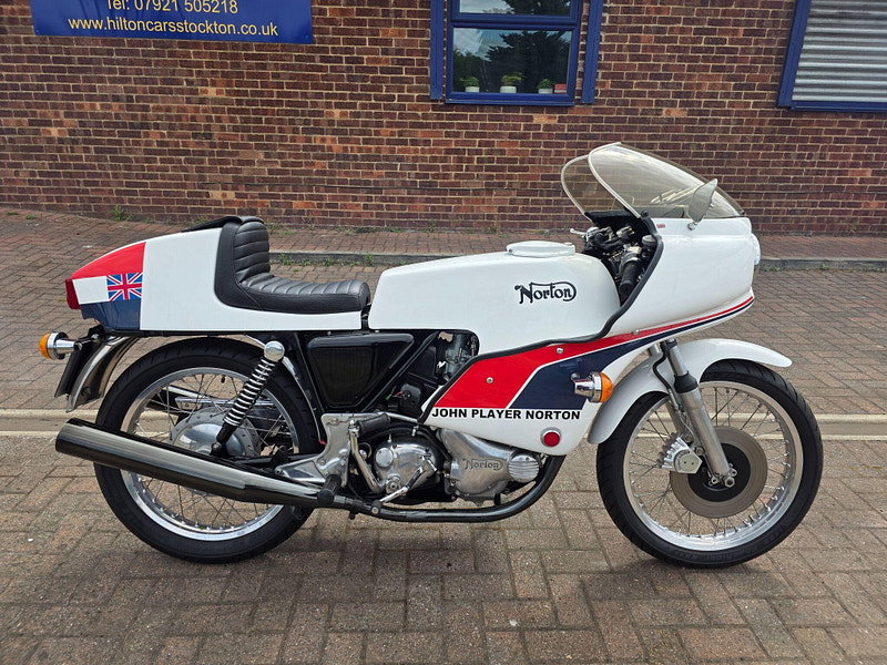 Norton Commando 850