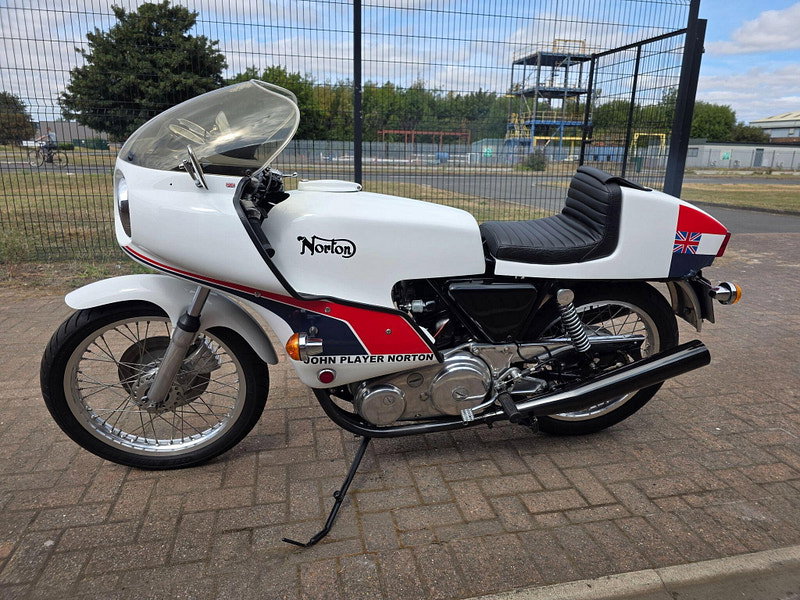 Norton Commando 850
