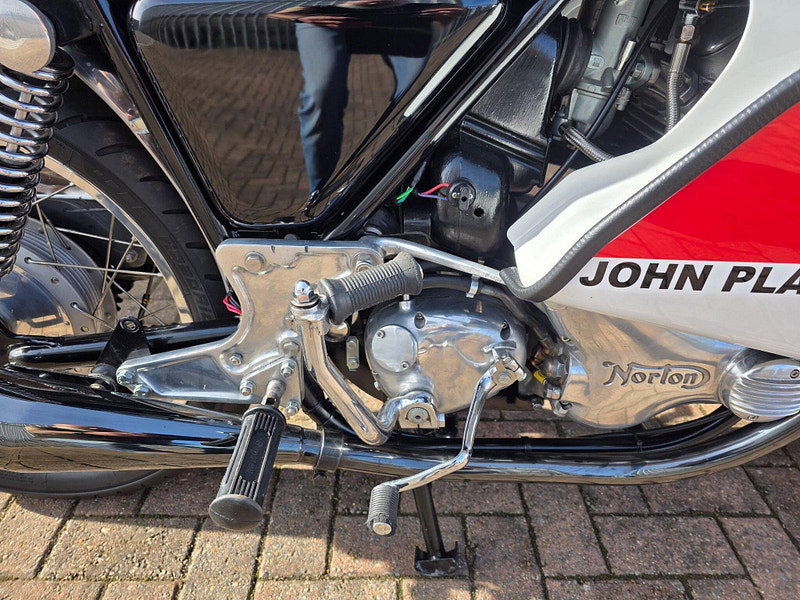 Norton Commando 850