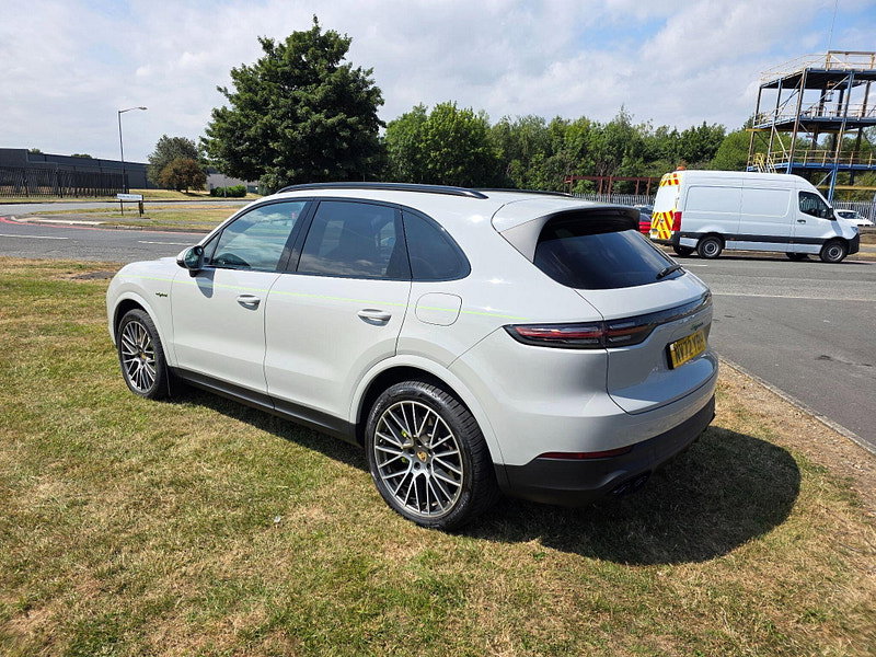 Porsche Cayenne 3.0 V6 E-Hybrid 17.9kWh Platinum Edition SUV 5dr Petrol Plug-in Hybrid TiptronicS 4WD Euro 6 (s/s) (3.6kW Charger) (462 ps)