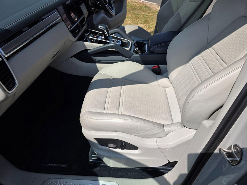 Porsche Cayenne 3.0 V6 E-Hybrid 17.9kWh Platinum Edition SUV 5dr Petrol Plug-in Hybrid TiptronicS 4WD Euro 6 (s/s) (3.6kW Charger) (462 ps)