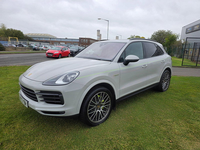Porsche Cayenne 3.0 V6 E-Hybrid 17.9kWh Platinum Edition SUV 5dr Petrol Plug-in Hybrid TiptronicS 4WD Euro 6 (s/s) (3.6kW Charger) (462 ps)