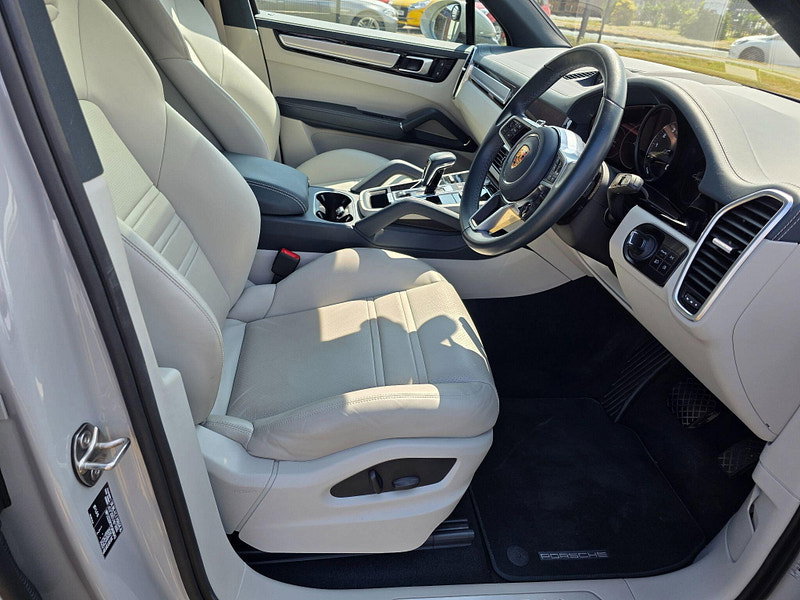 Porsche Cayenne 3.0 V6 E-Hybrid 17.9kWh Platinum Edition SUV 5dr Petrol Plug-in Hybrid TiptronicS 4WD Euro 6 (s/s) (3.6kW Charger) (462 ps)