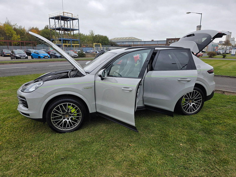 Porsche Cayenne 3.0 V6 E-Hybrid 17.9kWh Platinum Edition SUV 5dr Petrol Plug-in Hybrid TiptronicS 4WD Euro 6 (s/s) (3.6kW Charger) (462 ps)