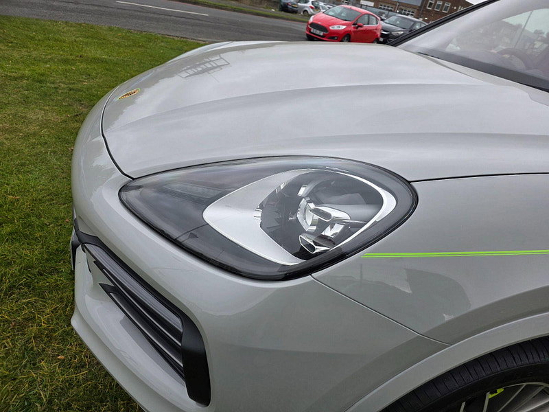 Porsche Cayenne 3.0 V6 E-Hybrid 17.9kWh Platinum Edition SUV 5dr Petrol Plug-in Hybrid TiptronicS 4WD Euro 6 (s/s) (3.6kW Charger) (462 ps)