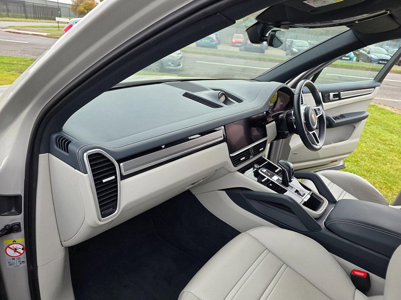 Porsche Cayenne 3.0 V6 E-Hybrid 17.9kWh Platinum Edition SUV 5dr Petrol Plug-in Hybrid TiptronicS 4WD Euro 6 (s/s) (3.6kW Charger) (462 ps)