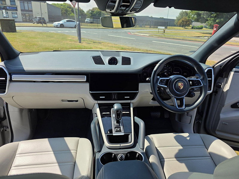 Porsche Cayenne 3.0 V6 E-Hybrid 17.9kWh Platinum Edition SUV 5dr Petrol Plug-in Hybrid TiptronicS 4WD Euro 6 (s/s) (3.6kW Charger) (462 ps)