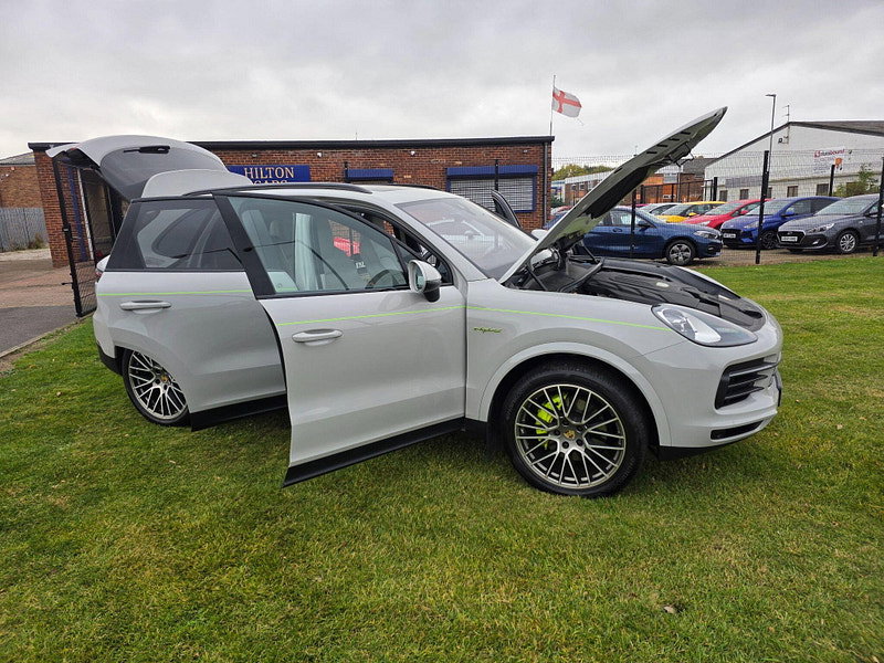Porsche Cayenne 3.0 V6 E-Hybrid 17.9kWh Platinum Edition SUV 5dr Petrol Plug-in Hybrid TiptronicS 4WD Euro 6 (s/s) (3.6kW Charger) (462 ps)