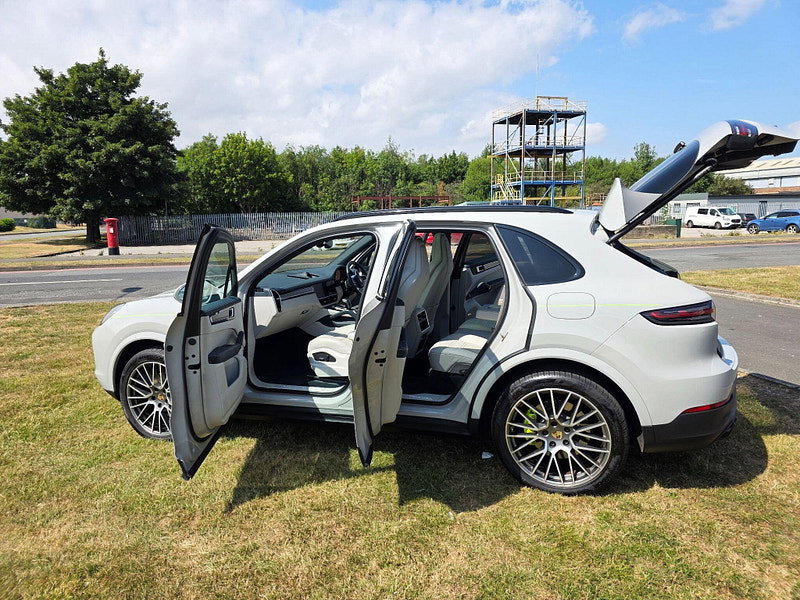 Porsche Cayenne 3.0 V6 E-Hybrid 17.9kWh Platinum Edition SUV 5dr Petrol Plug-in Hybrid TiptronicS 4WD Euro 6 (s/s) (3.6kW Charger) (462 ps)