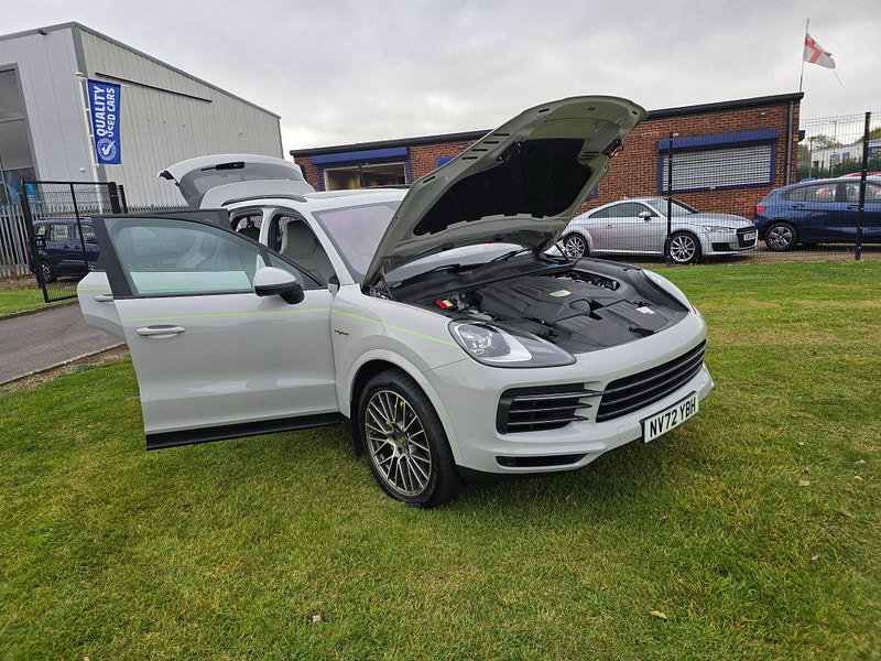 Porsche Cayenne 3.0 V6 E-Hybrid 17.9kWh Platinum Edition SUV 5dr Petrol Plug-in Hybrid TiptronicS 4WD Euro 6 (s/s) (3.6kW Charger) (462 ps)