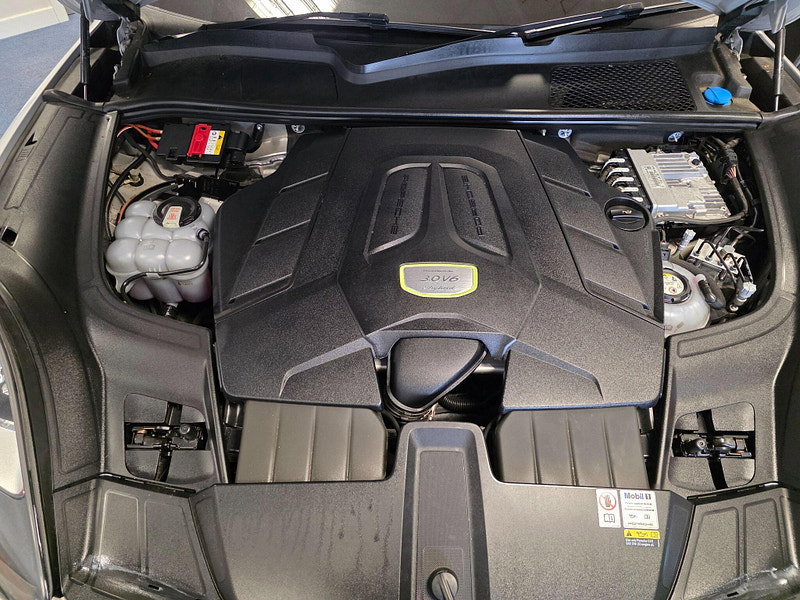 Porsche Cayenne 3.0 V6 E-Hybrid 17.9kWh Platinum Edition SUV 5dr Petrol Plug-in Hybrid TiptronicS 4WD Euro 6 (s/s) (3.6kW Charger) (462 ps)