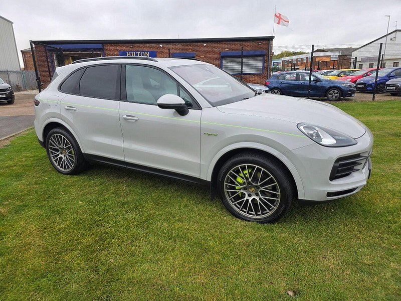 Porsche Cayenne 3.0 V6 E-Hybrid 17.9kWh Platinum Edition SUV 5dr Petrol Plug-in Hybrid TiptronicS 4WD Euro 6 (s/s) (3.6kW Charger) (462 ps)