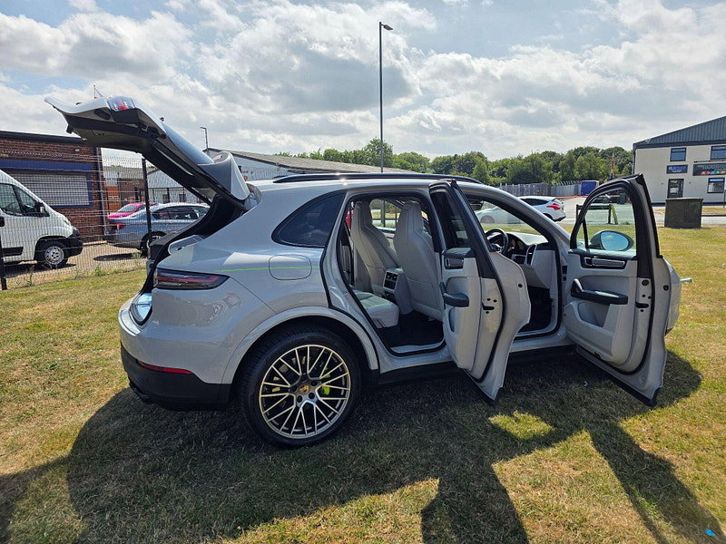 Porsche Cayenne 3.0 V6 E-Hybrid 17.9kWh Platinum Edition SUV 5dr Petrol Plug-in Hybrid TiptronicS 4WD Euro 6 (s/s) (3.6kW Charger) (462 ps)