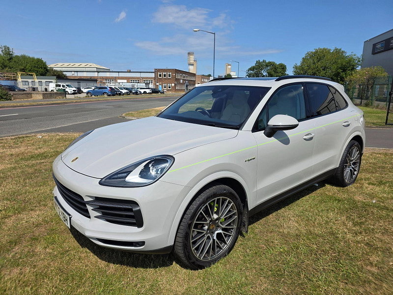 Porsche Cayenne 3.0 V6 E-Hybrid 17.9kWh Platinum Edition SUV 5dr Petrol Plug-in Hybrid TiptronicS 4WD Euro 6 (s/s) (3.6kW Charger) (462 ps)