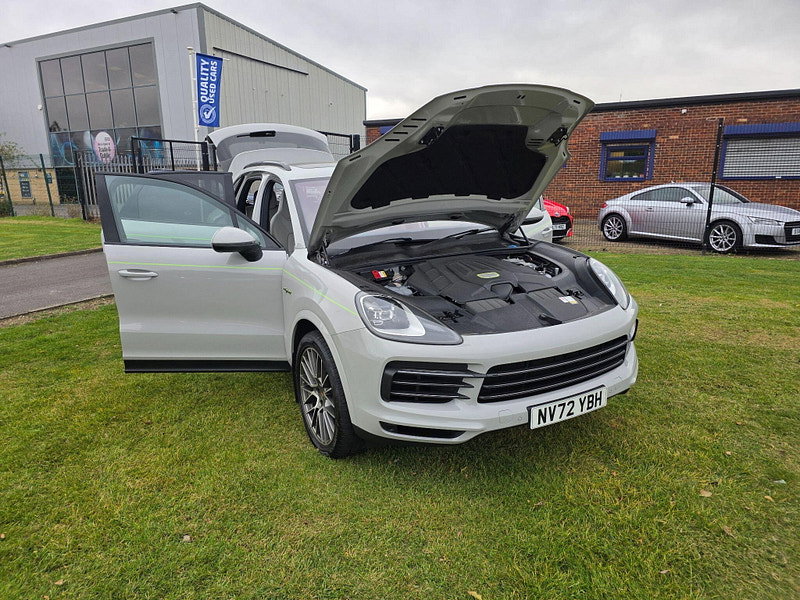 Porsche Cayenne 3.0 V6 E-Hybrid 17.9kWh Platinum Edition SUV 5dr Petrol Plug-in Hybrid TiptronicS 4WD Euro 6 (s/s) (3.6kW Charger) (462 ps)