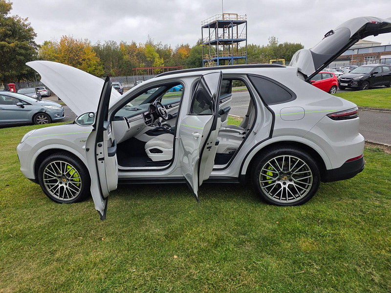 Porsche Cayenne 3.0 V6 E-Hybrid 17.9kWh Platinum Edition SUV 5dr Petrol Plug-in Hybrid TiptronicS 4WD Euro 6 (s/s) (3.6kW Charger) (462 ps)