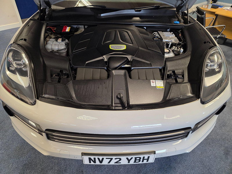 Porsche Cayenne 3.0 V6 E-Hybrid 17.9kWh Platinum Edition SUV 5dr Petrol Plug-in Hybrid TiptronicS 4WD Euro 6 (s/s) (3.6kW Charger) (462 ps)