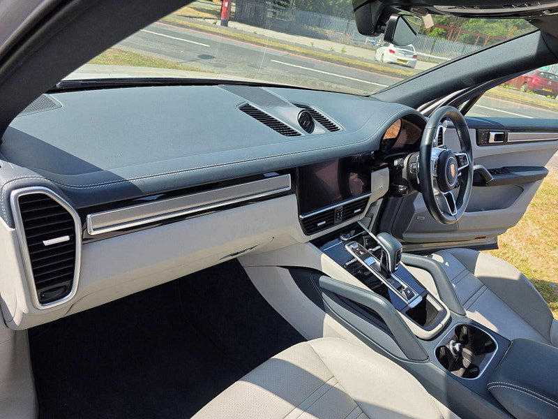 Porsche Cayenne 3.0 V6 E-Hybrid 17.9kWh Platinum Edition SUV 5dr Petrol Plug-in Hybrid TiptronicS 4WD Euro 6 (s/s) (3.6kW Charger) (462 ps)