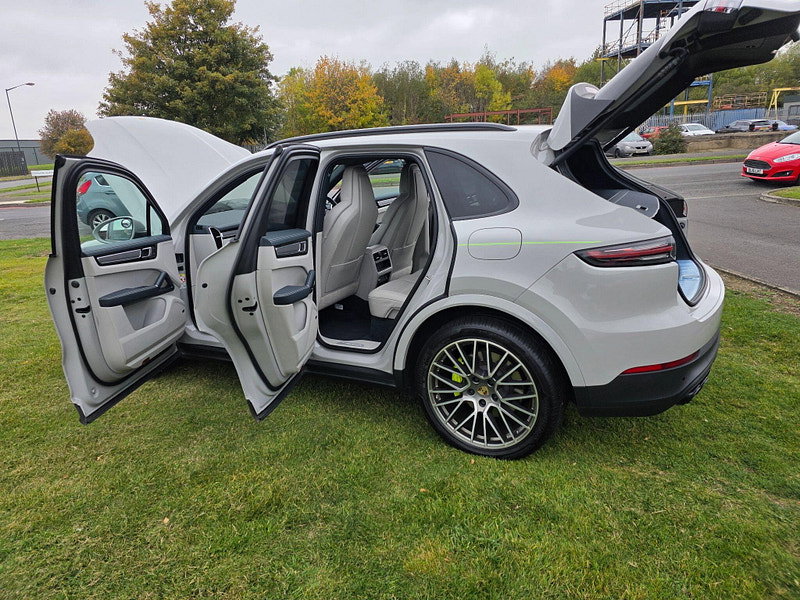 Porsche Cayenne 3.0 V6 E-Hybrid 17.9kWh Platinum Edition SUV 5dr Petrol Plug-in Hybrid TiptronicS 4WD Euro 6 (s/s) (3.6kW Charger) (462 ps)