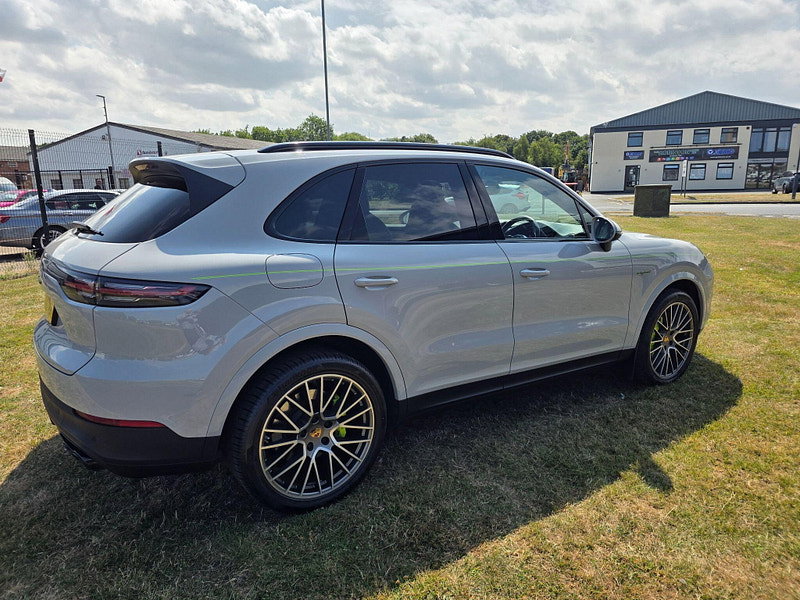 Porsche Cayenne 3.0 V6 E-Hybrid 17.9kWh Platinum Edition SUV 5dr Petrol Plug-in Hybrid TiptronicS 4WD Euro 6 (s/s) (3.6kW Charger) (462 ps)