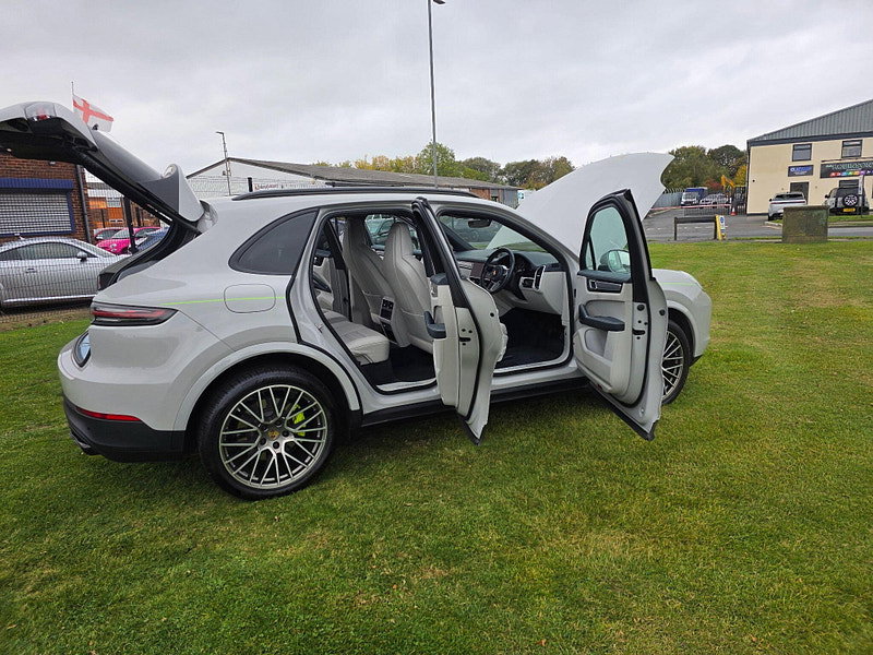 Porsche Cayenne 3.0 V6 E-Hybrid 17.9kWh Platinum Edition SUV 5dr Petrol Plug-in Hybrid TiptronicS 4WD Euro 6 (s/s) (3.6kW Charger) (462 ps)