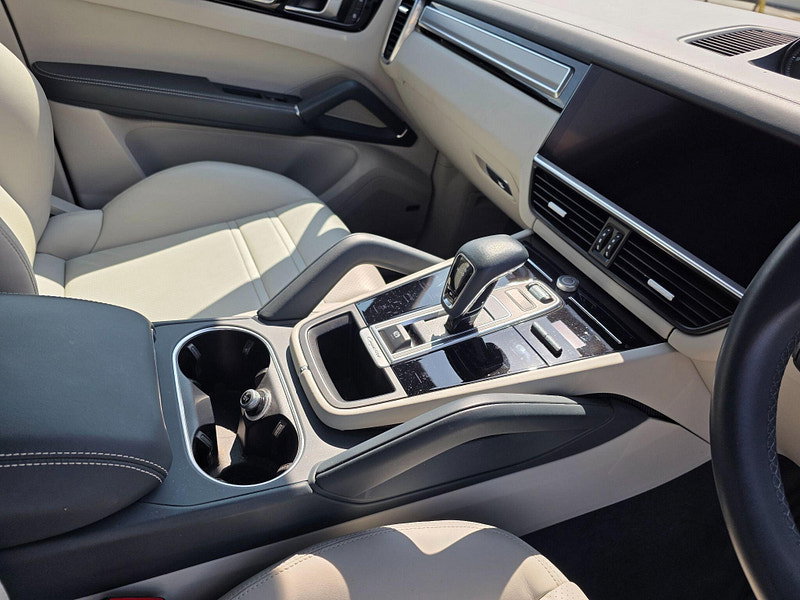 Porsche Cayenne 3.0 V6 E-Hybrid 17.9kWh Platinum Edition SUV 5dr Petrol Plug-in Hybrid TiptronicS 4WD Euro 6 (s/s) (3.6kW Charger) (462 ps)