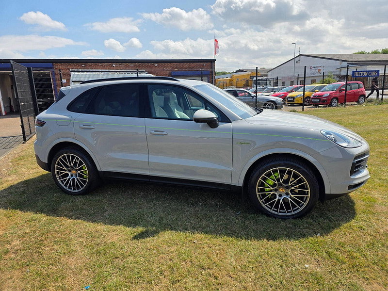 Porsche Cayenne 3.0 V6 E-Hybrid 17.9kWh Platinum Edition SUV 5dr Petrol Plug-in Hybrid TiptronicS 4WD Euro 6 (s/s) (3.6kW Charger) (462 ps)